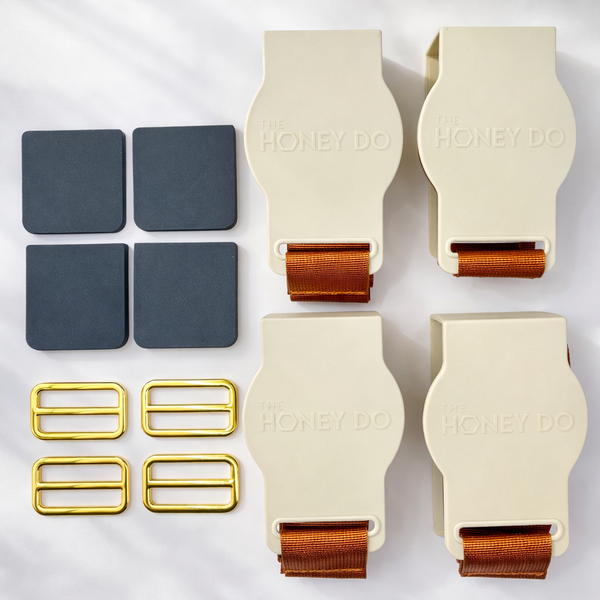 accessories included with hands free back scratcher including door hooks adjustable straps buckles and protective pads